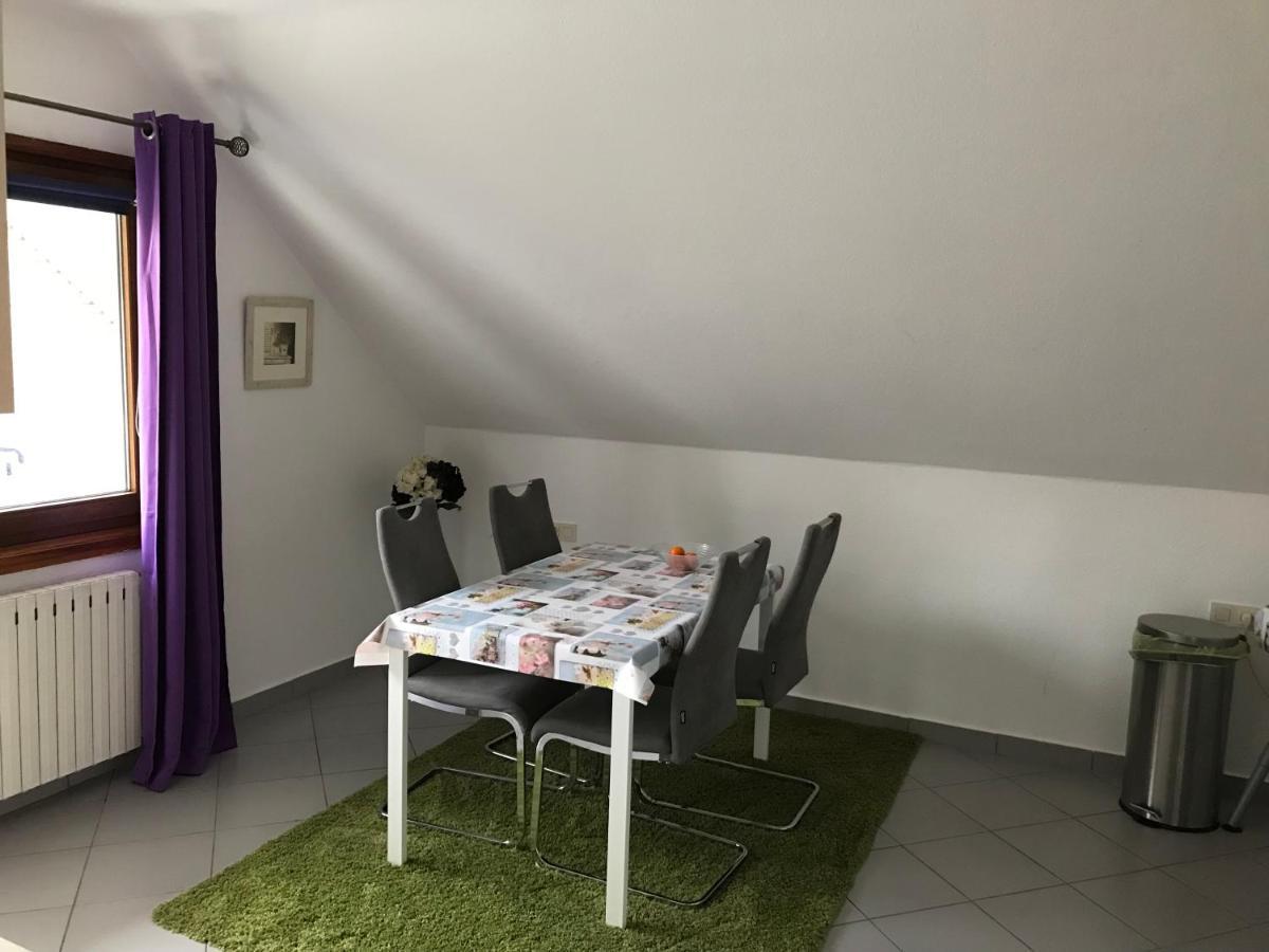 Zum Hoambarg, Kitchen, Balcony, Bathroom Uelsen Bagian luar foto